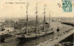 Dieppe Entrée du Port Ships