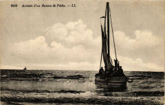 Arrivée d'un Bateau de Peche Ships