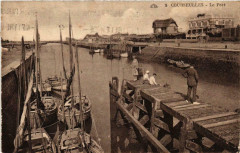 Courseulles Le Port Ships