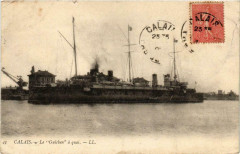 Calais Le Guichen a quai Ships