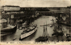 Sortie du Croiseur d'Estrées Ships