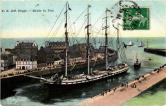 Dieppe Entrée du Port Ships
