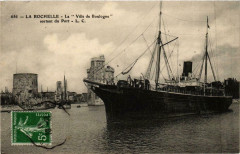 Paquebot La Ville De Boulogne sortant du port La Rochelle Ships