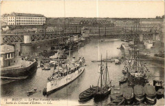 Brest Le Pont National ouvert Sorte du Croiseur d'Estrees Ships