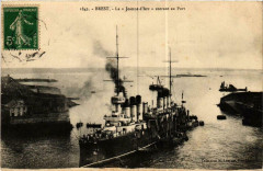 Brest la Jeanne-d'Arc entrant au port Ships