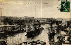 Le Cuirassé Democratie sortant de l'Arsenal Ships