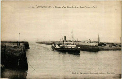 Entree d'un Transbordeur - Cherbourg Ships