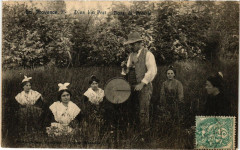 Folklore - En Provence - Dins lou Prat - Dans la Prairie