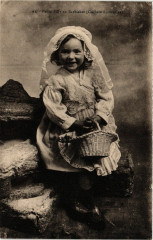 Folklore - Petite Fille en Barbichet - Coiffure Limousine