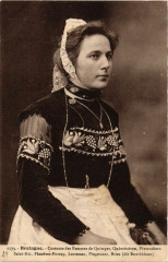 Folklore Bretagne Costume des Femmes de Quimper Quéménéven