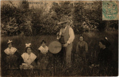 Folklore - En Provence - Dans la Prairie