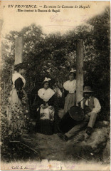 Folklore - En Provence - Elles écoutent la Chanson de Magali