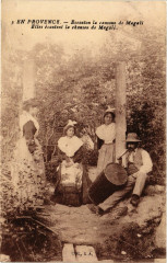 Folklore - En Provence - Elles écoutent la chanson de Magali