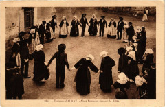 Folklore Bretagne Env. d'Auray Noce Bretonne dansant la Ridée