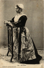 Folklore - Bretagne - En Prieres