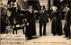 Folklore - Auvergne - Types du Centre - Presentation des Dames