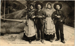 Folklore - Auvergne - Depart pour la Fete - Types