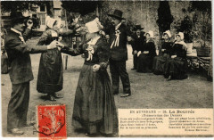 Folklore - Auvergne - La Bourrée - Presentation des Dames