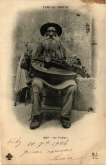 Folklore - Auvergne - Type du Centre - Un Vielleur