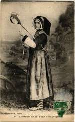 Folklore - Auvergne - Costume de la Tour d'Auvergne
