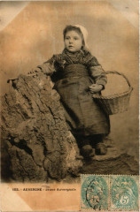 Folklore - Auvergne - Jeune Auvergnate