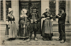 Keriolet - Devant le Musée - Costumes Anciens - Folklore - Types