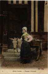 Ancien Costume - Paysanne Normande - Folklore - Types -
													France
												