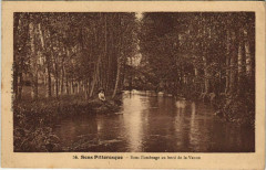 Sens Sous l'ombrage au bord de la Vanne France à Sens