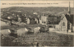 Sens Vue Panoramique de l'Eglise St.Maurice France à Sens