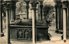Carte postale ancienne Le Père-Lachaise - Le Monument d'Héloïse et d'Abélard
                                                                     à Paris 20e
                                
