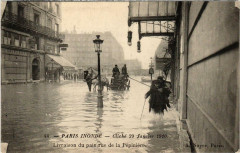 Paris 8e Livraison du pain Rue de la Pepiniere Paris Inonde 1910 à Paris 8e