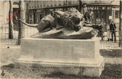 Carte postale ancienne Le Lion Furieux de Cain - Place des Abbesses
                                                                     à Paris 18e
                                