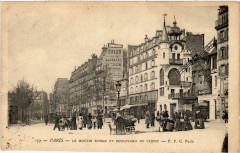 Carte postale ancienne Le Moulin Rouge et le Boulevard de Clichy
                                                                     à Paris 9e
                                