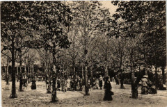Montmartre - Square Saint-Pierre à Paris 18e