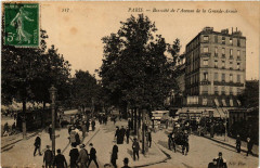Carte postale ancienne Bas-côté de l'Avenue de la Grande Armée
                                                                     à Paris 16e
                                