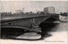 Le pont Mirabeau à Paris 16e