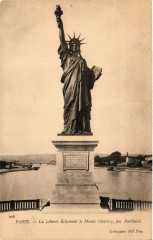 La Liberté Eclairant le Monde (Statue) à Paris 15e