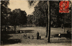 Carte postale ancienne Passy - La Muette, La Pelouse
                                                                     à Paris
                                