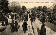 Carte postale ancienne L'Avenue du Bois de Boulogne
                                                                     à Paris 16e
                                