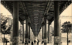 Le Métropolitain - Boulevard de Grenelle à Paris 15e