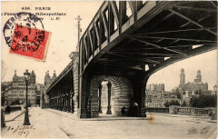 La Passerelle du Métropolitain à Passy à Paris 15e