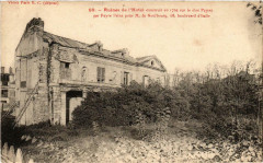 Carte postale ancienne Ruines de l'Hôtel construit en 1762 sur le clos Payen - boulevard d'Italie
                                                                     à Paris 13e
                                