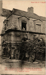 Carte postale ancienne Gobelins - Pavillon de Chasse de Monsieur de Julienne - Ruelle des Gobelins
                                                                     à Paris 13e
                                