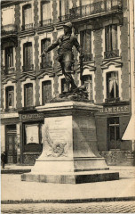 Paris 11e Statue du Sergent Bobillot à Paris 11e