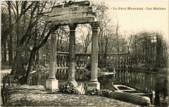 Paris 8e Le Parc Monceau. Les Ruines à Paris 8e