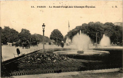 Paris 8e Le Rond-Point des Champs-Elysées à Paris 8e