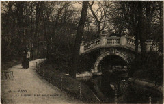 Paris 8e La Passerelle du Parc Monceau à Paris 8e