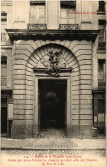 Paris 7e 26 Rue de Lille. Entrée de la Chapelle Saint-Anne à Paris 7e