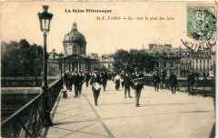 Paris 6e sur Le pont des Arts à Paris 6e