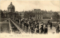 Paris 6e Le pont des Arts. L'Institut à Paris 6e